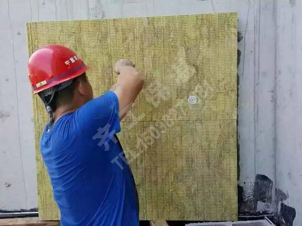 擠塑板是如何實現(xiàn)保溫效果的？