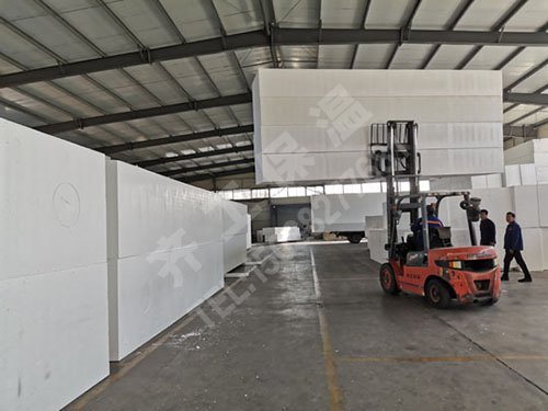 擠塑板介紹?；⒅楸厣皾{